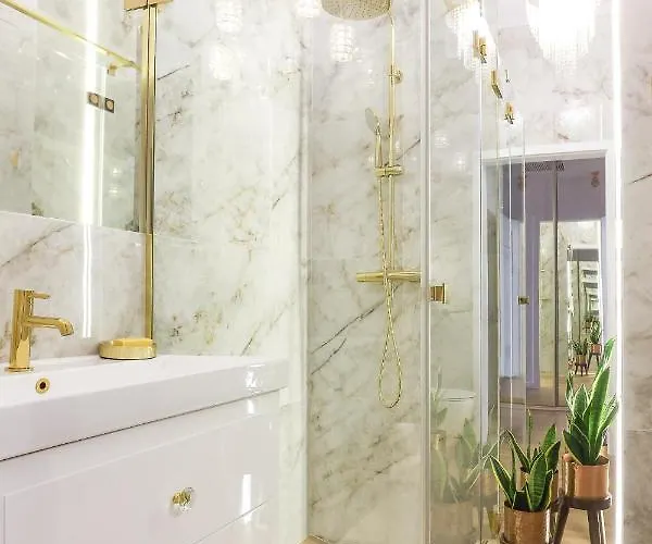 Hanza Tower Diamond Class Apartment *